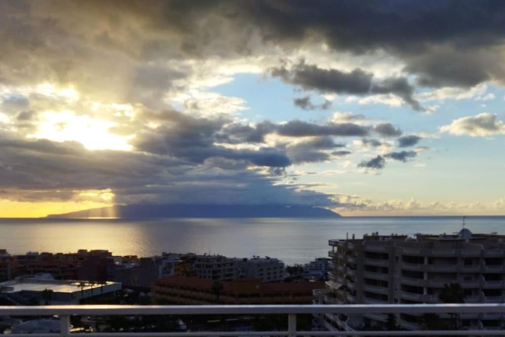 Luxury Apartment With Stunning Ocean View Пуэрто-де-Сантьяго Экстерьер фото